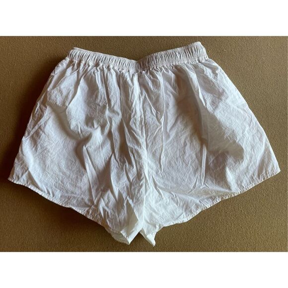 Tobe - ODE WINDBREAKER SHORTS - WHITE - Picture 3 of 3